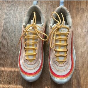 2020 Wmns Air Max 97 'Grey Light Thistle' Used in good condition. Size 11